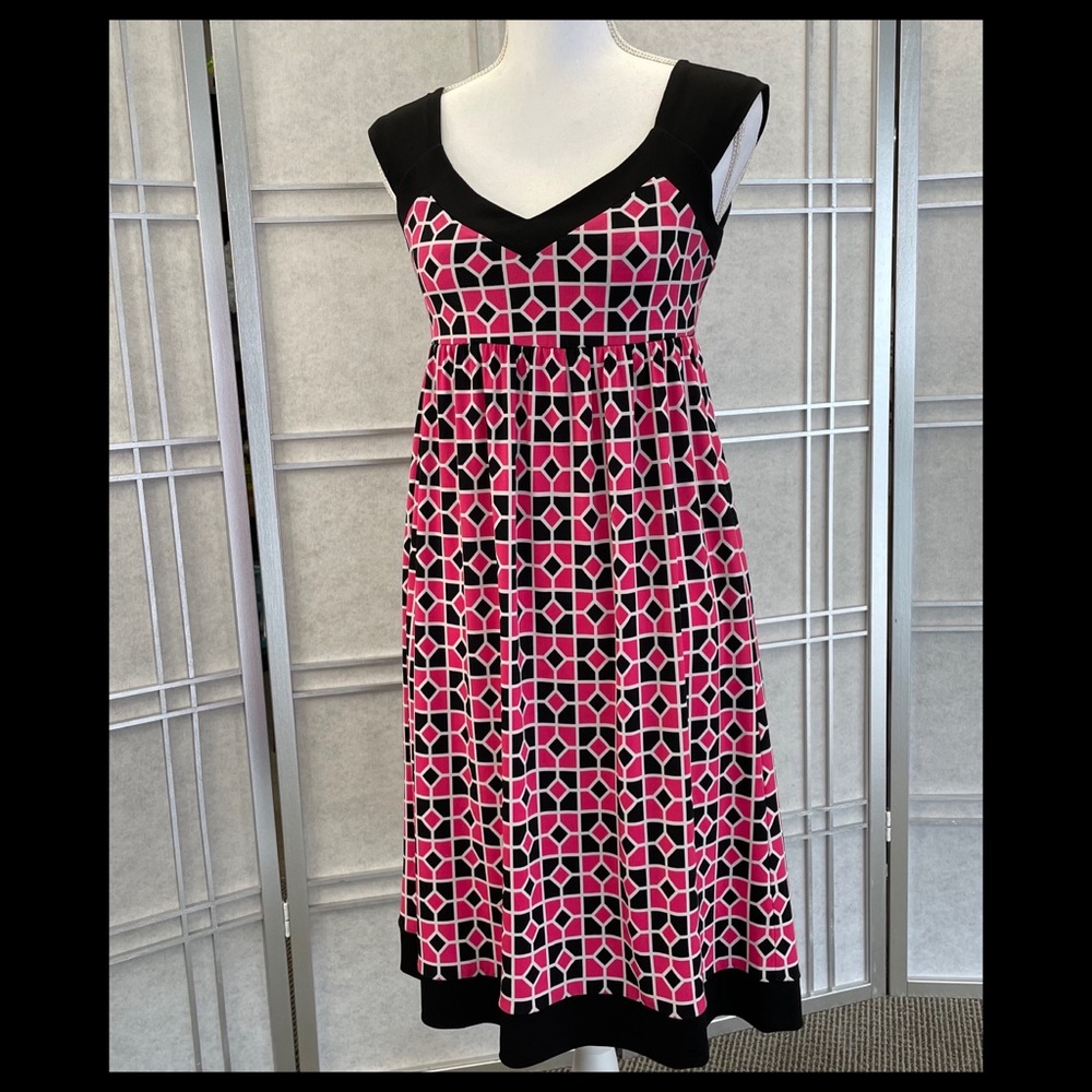 Donna Morgan Black & Pink Empire Waist Dress, slit pockets, Sz 4